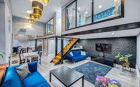 Azure Oasis In The Heart Of The City